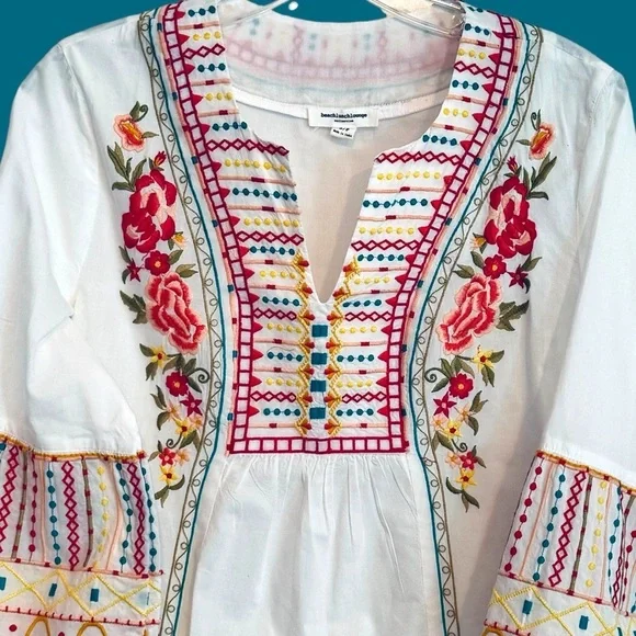 BeachLunchLounge Size Small White Cotton V-Neck Boho Embroidered Popover Top - Picture 3 of 5